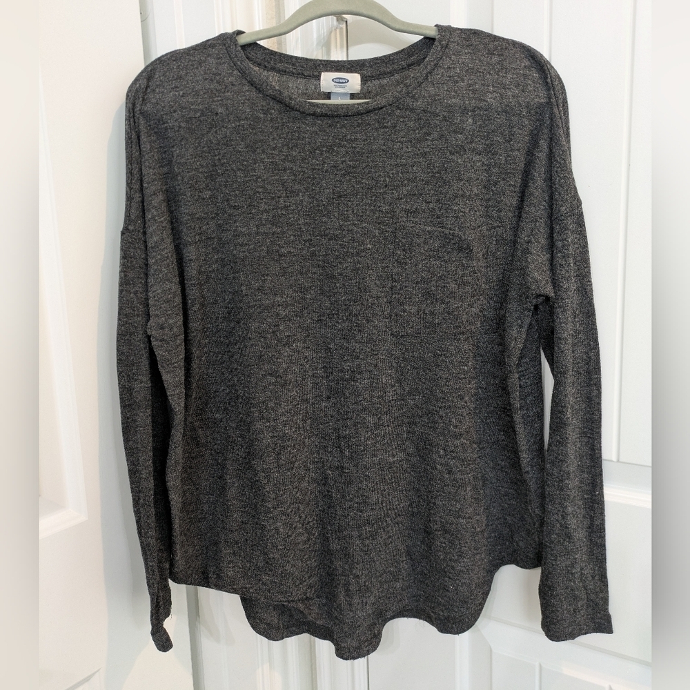 Heathered Dark Gray long sleeve top front chest pocket round hem seam down back